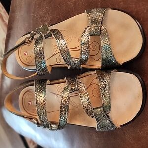 Revere walking orthotic sandals EUC